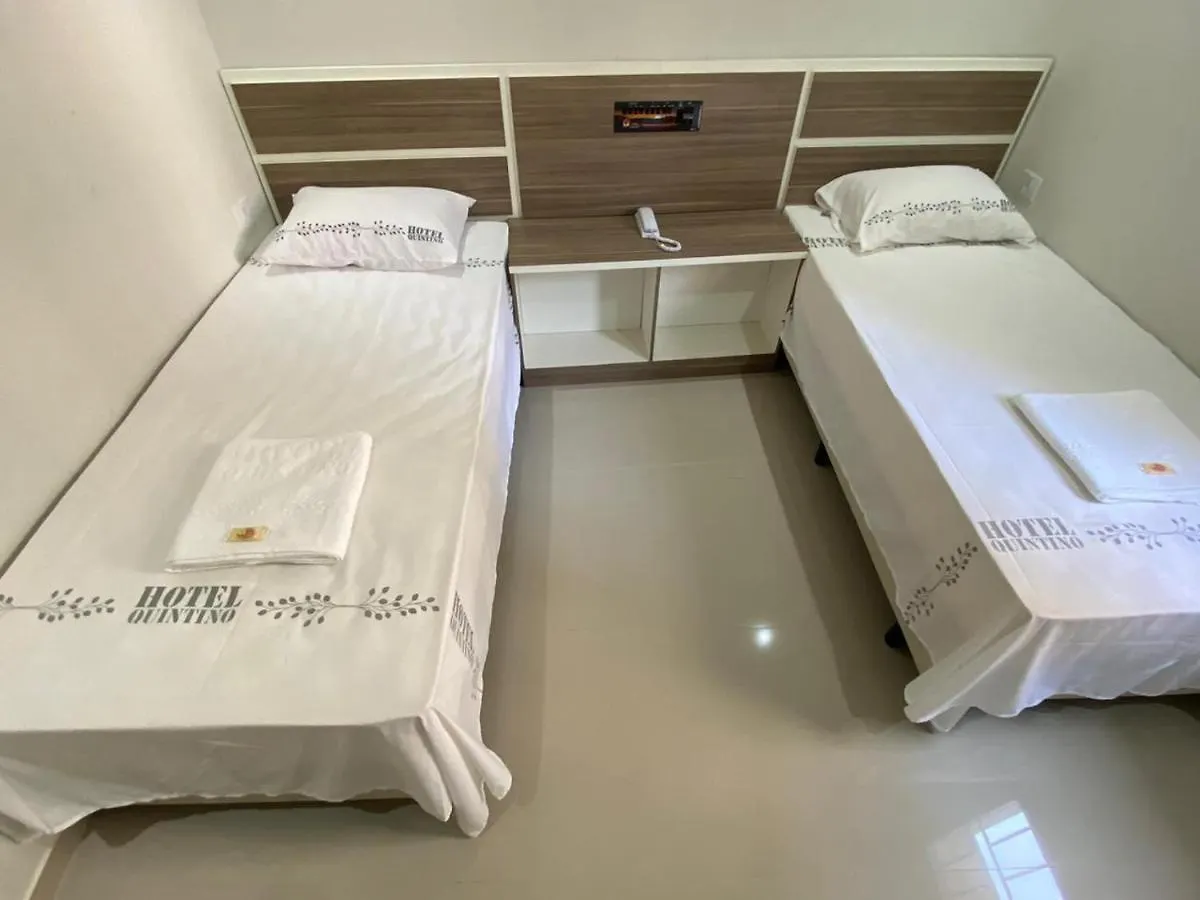 Hotel Quintino - Metro Se -Localizado No Coracao De Sao Paulo Proximo Ao Bras E 25 De Marco Com Estacionamento No Local Gratis ブラジル