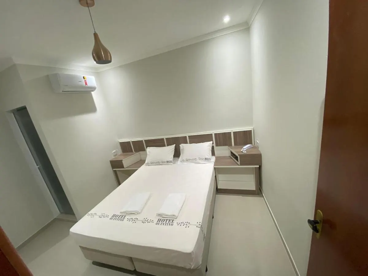 Hotel Quintino - Metro Se -Localizado No Coracao De Sao Paulo Proximo Ao Bras E 25 De Marco Com Estacionamento No Local Gratis