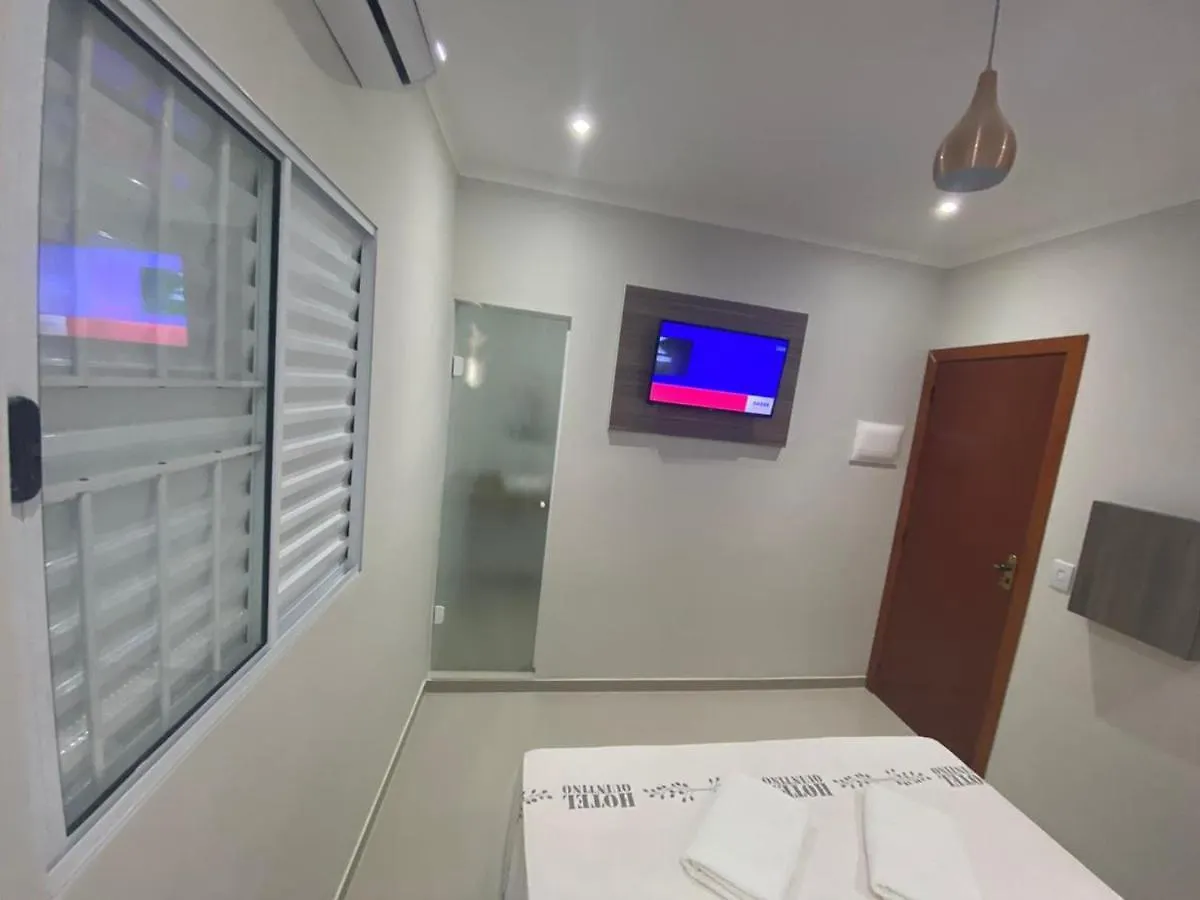 Hotel Quintino - Metro Se -Localizado No Coracao De Sao Paulo Proximo Ao Bras E 25 De Marco Com Estacionamento No Local Gratis
